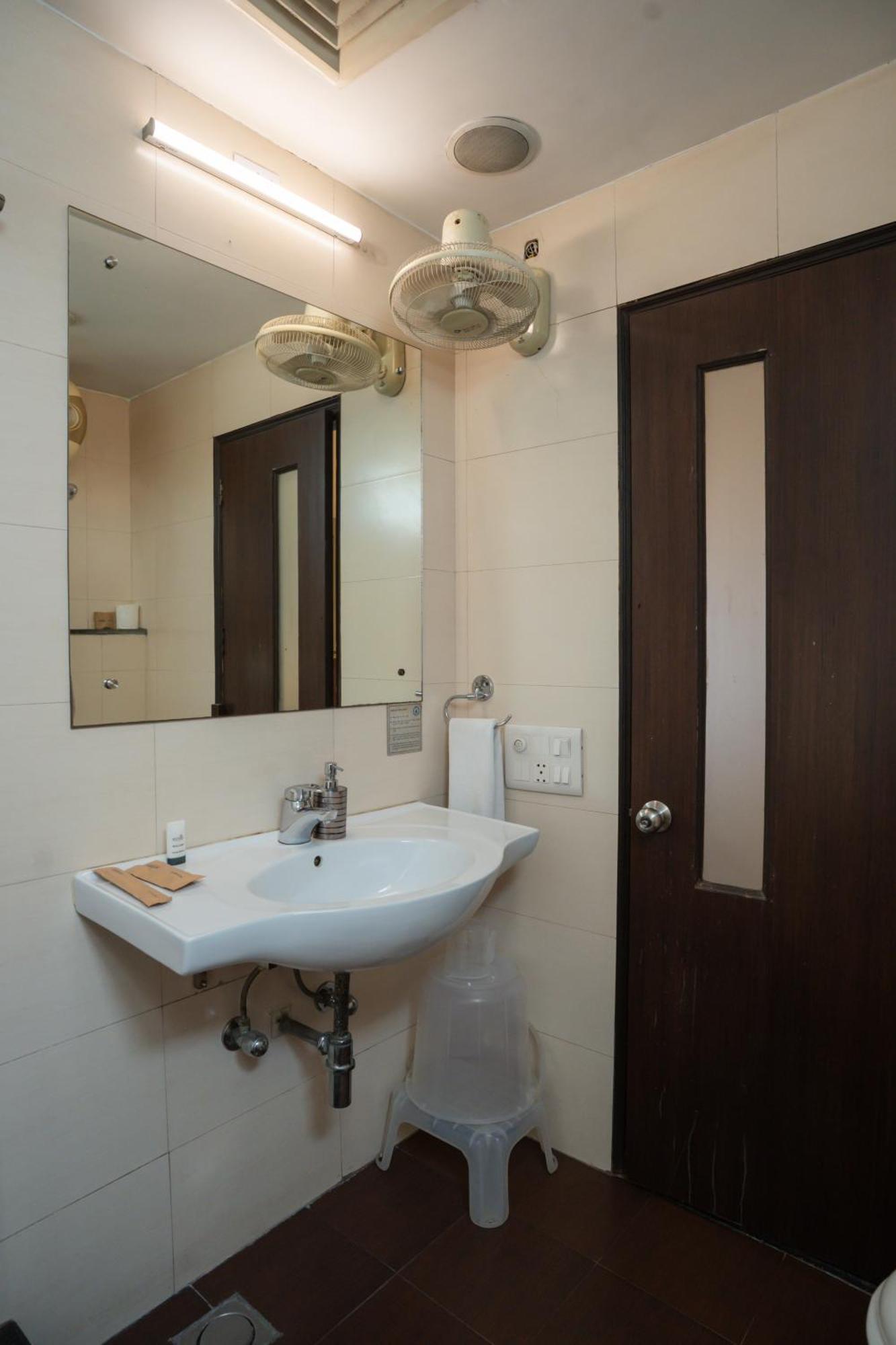 Ahuja Residency Cyber City II Гургаон Экстерьер фото
