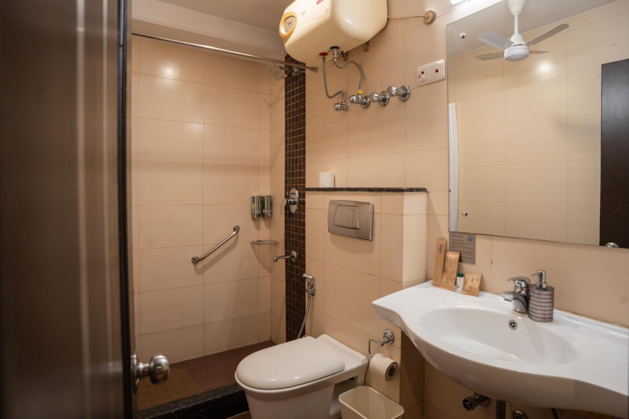 Ahuja Residency Cyber City II Гургаон Экстерьер фото