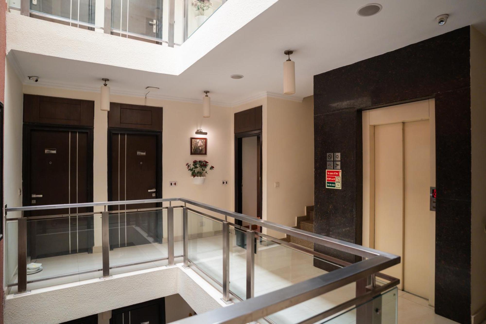 Ahuja Residency Cyber City II Гургаон Экстерьер фото