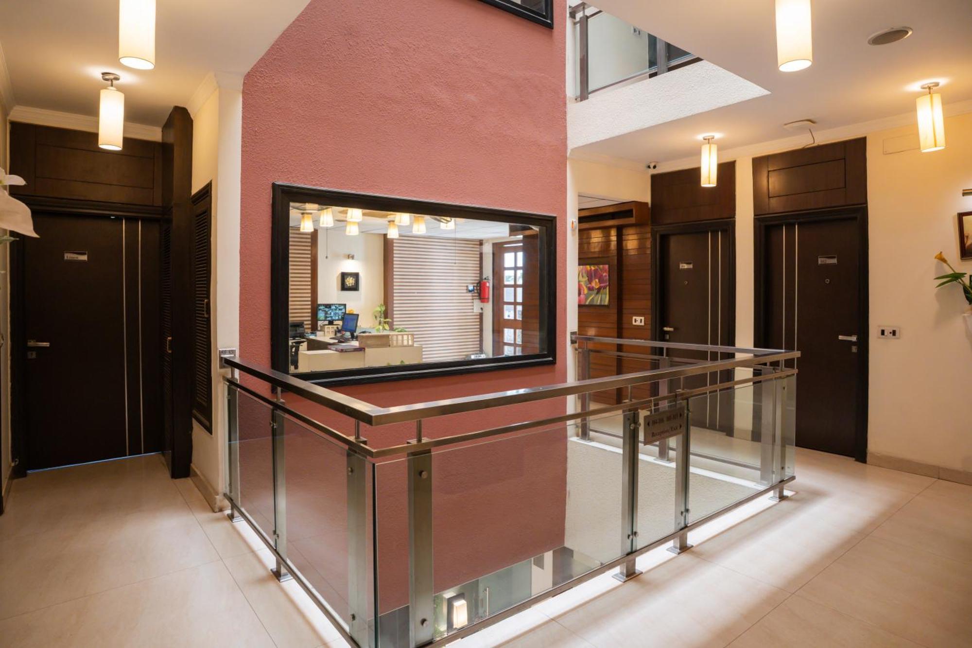 Ahuja Residency Cyber City II Гургаон Экстерьер фото